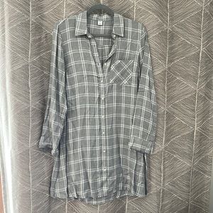 Gray Old Navy button up tunic